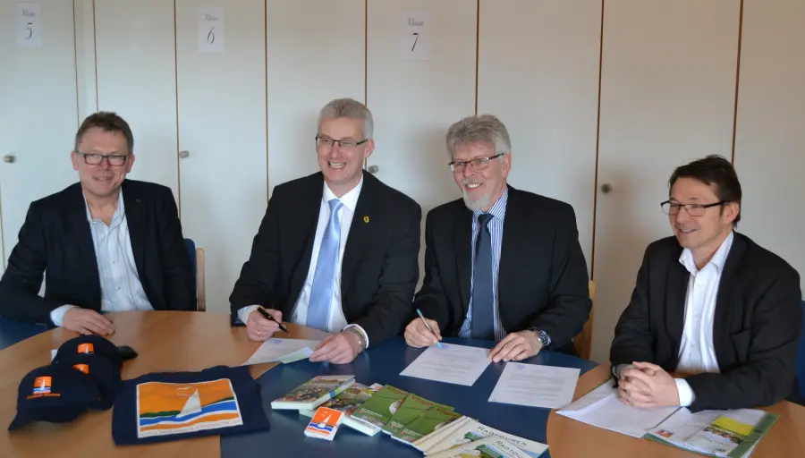 Naturparkschule Vertrag Maerz 2016 150KB