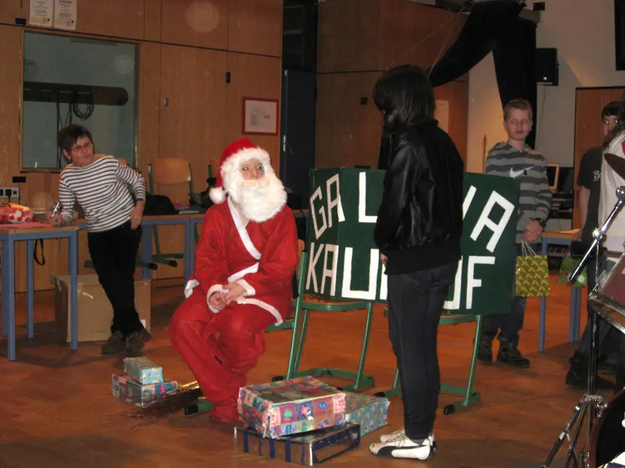 WeihnFeier-Theater-AG_01_190KB