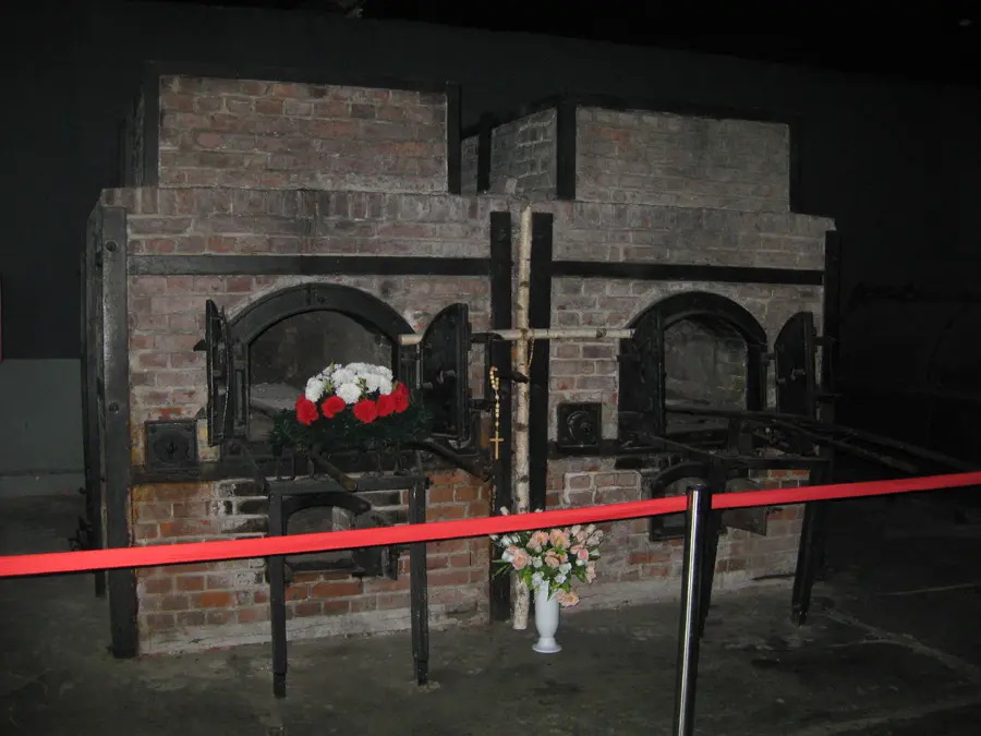 11-200_Verbrennungsoefen_KZ