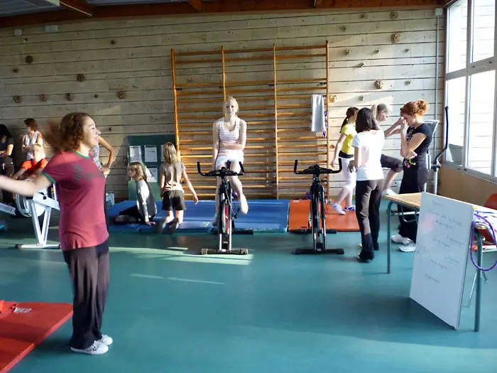 tho08-links-100-muckibude